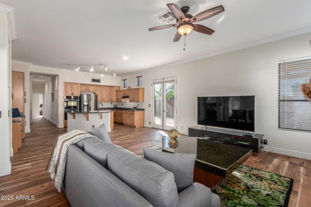 5452 W WEST WIND Drive, Glendale, AZ 85310