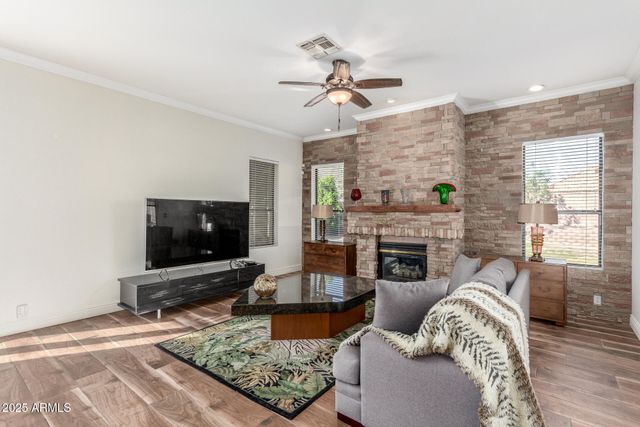 5452 W WEST WIND Drive, Glendale, AZ 85310