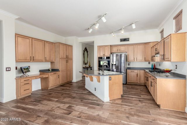 5452 W WEST WIND Drive, Glendale, AZ 85310