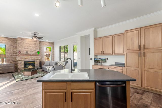 5452 W WEST WIND Drive, Glendale, AZ 85310