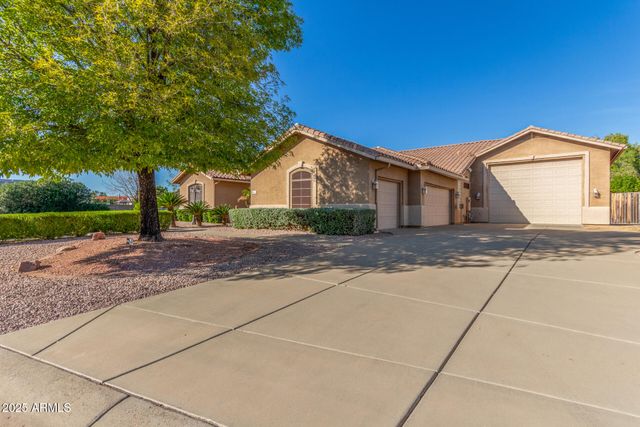 5452 W WEST WIND Drive, Glendale, AZ 85310