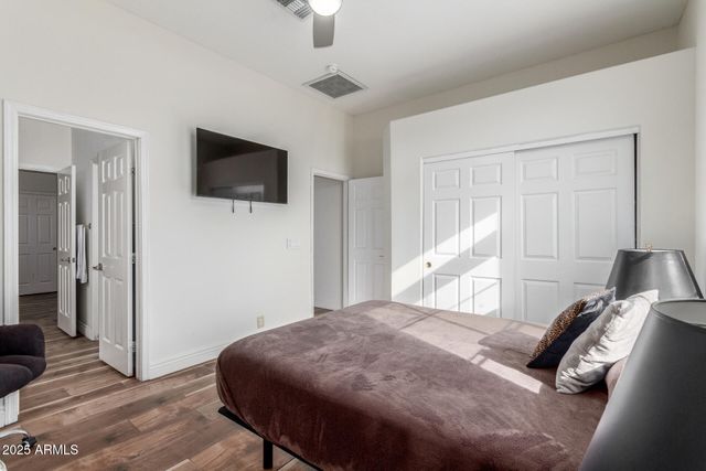 5452 W WEST WIND Drive, Glendale, AZ 85310