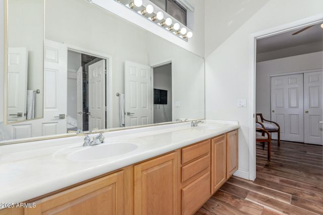 5452 W WEST WIND Drive, Glendale, AZ 85310