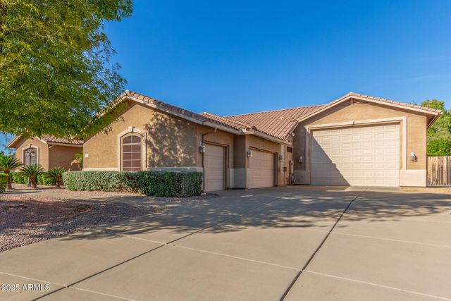 5452 W WEST WIND Drive, Glendale, AZ 85310