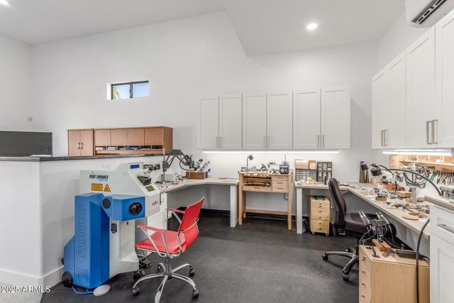 5452 W WEST WIND Drive, Glendale, AZ 85310