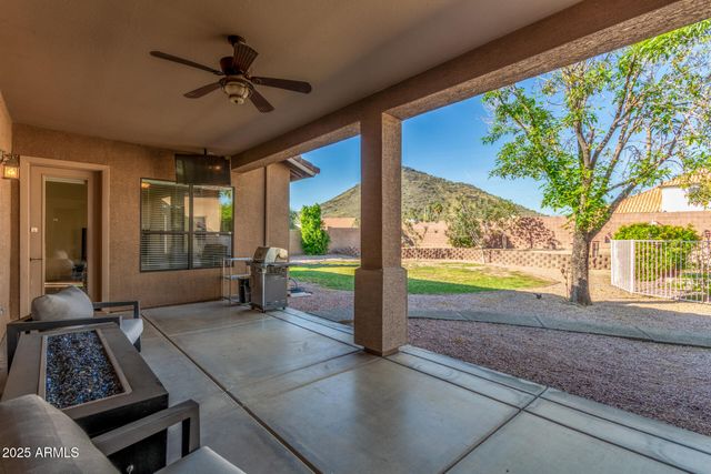 5452 W WEST WIND Drive, Glendale, AZ 85310