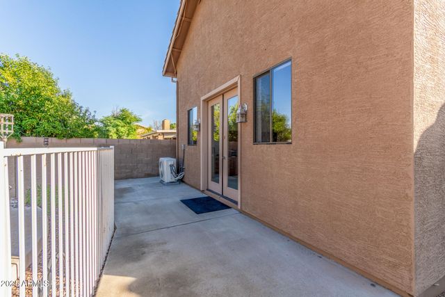 5452 W WEST WIND Drive, Glendale, AZ 85310