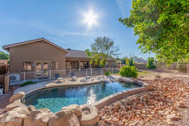 5452 W WEST WIND Drive, Glendale, AZ 85310