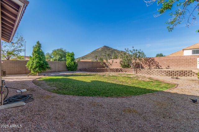 5452 W WEST WIND Drive, Glendale, AZ 85310