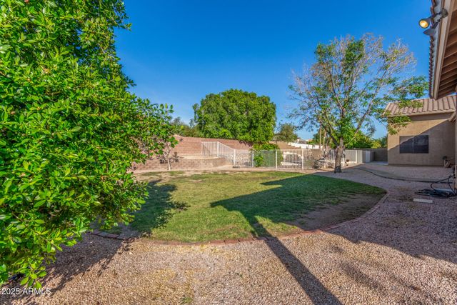 5452 W WEST WIND Drive, Glendale, AZ 85310