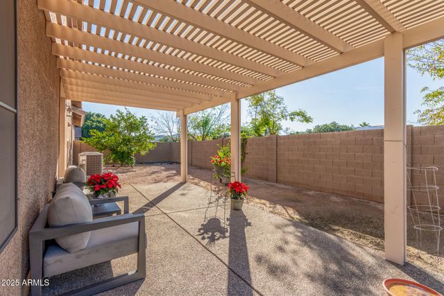 5452 W WEST WIND Drive, Glendale, AZ 85310