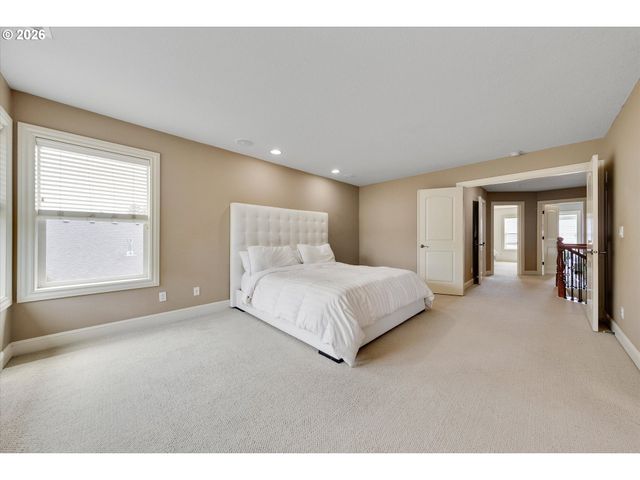 13048 Se ALMOND Ln, Clackamas, OR 97015