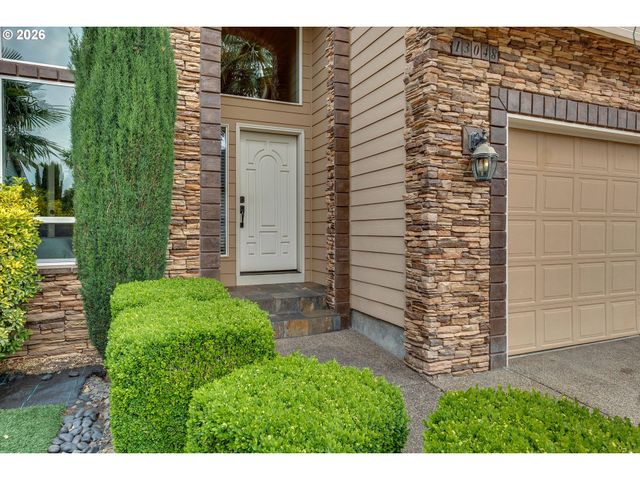 13048 Se ALMOND Ln, Clackamas, OR 97015