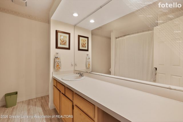 4002 Norfolk Court 21, Lansing, MI 48910