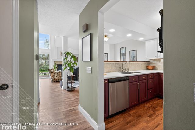 4002 Norfolk Court 21, Lansing, MI 48910