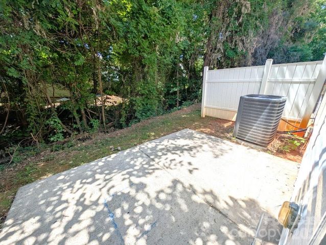 4283 Glenlea Commons Drive, Charlotte, NC 28216