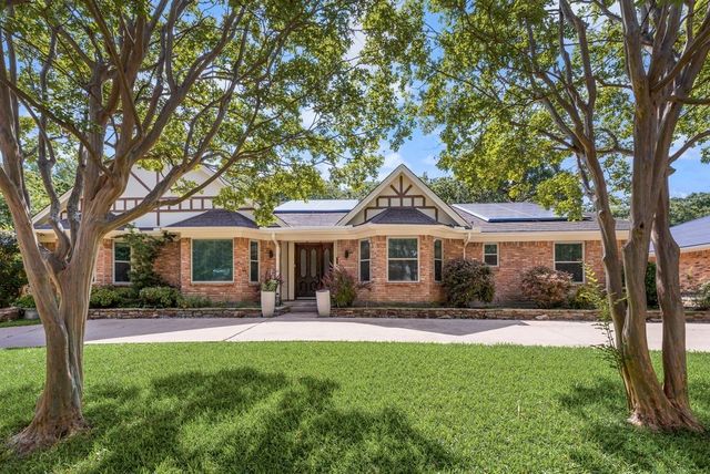 1019 Loch Lomond Drive, Arlington, TX 76012