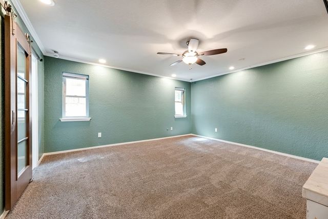1019 Loch Lomond Drive, Arlington, TX 76012