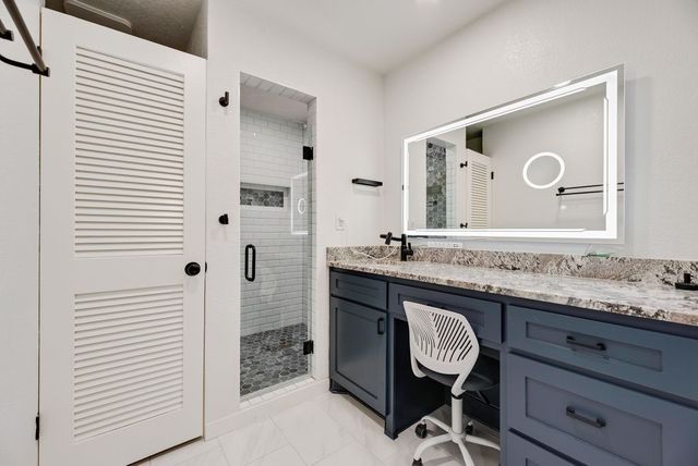 1019 Loch Lomond Drive, Arlington, TX 76012