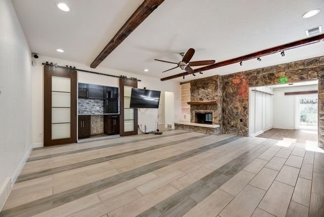 1019 Loch Lomond Drive, Arlington, TX 76012
