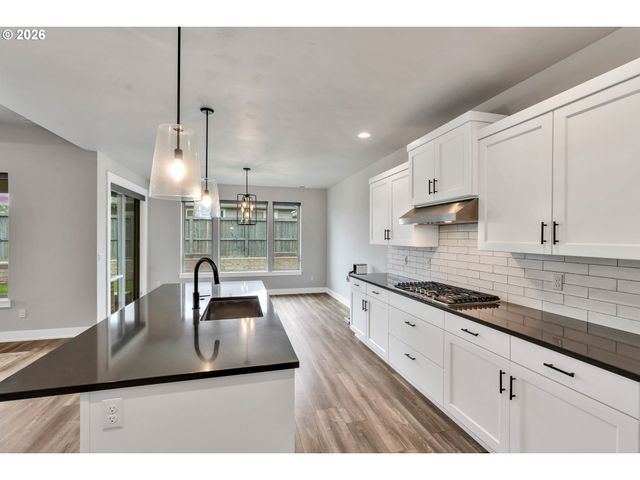 8011 Se REDDINGTON St, Hillsboro, OR 97123