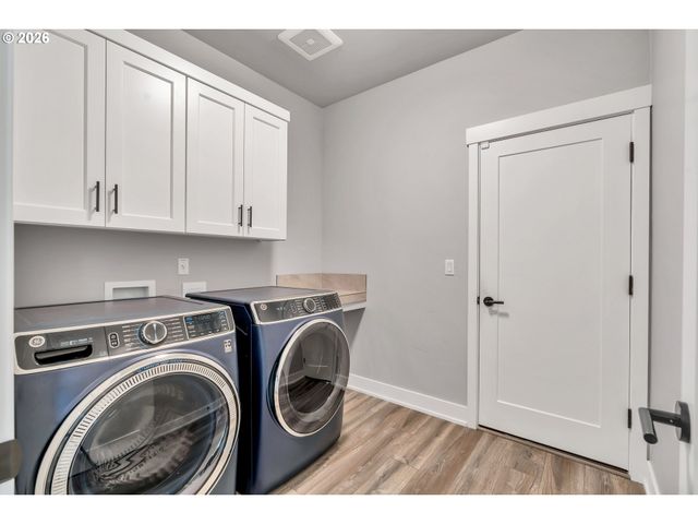 8011 Se REDDINGTON St, Hillsboro, OR 97123