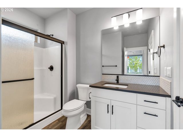 8011 Se REDDINGTON St, Hillsboro, OR 97123