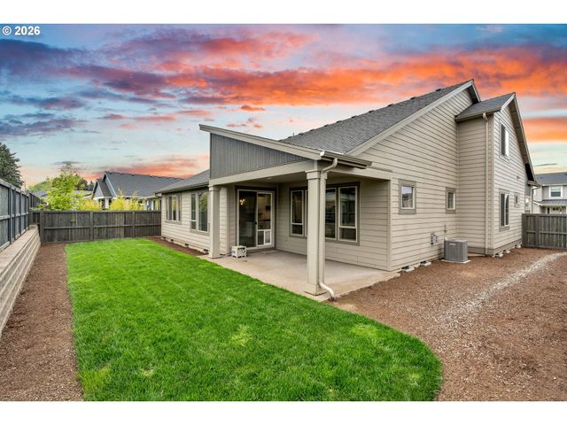 8011 Se REDDINGTON St, Hillsboro, OR 97123