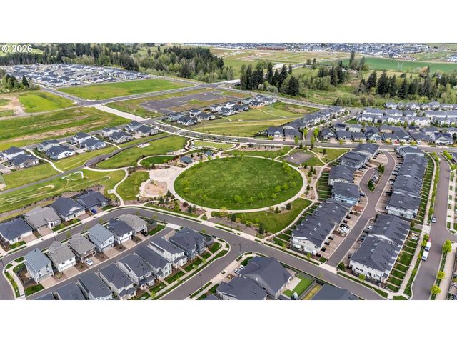 8011 Se REDDINGTON St, Hillsboro, OR 97123