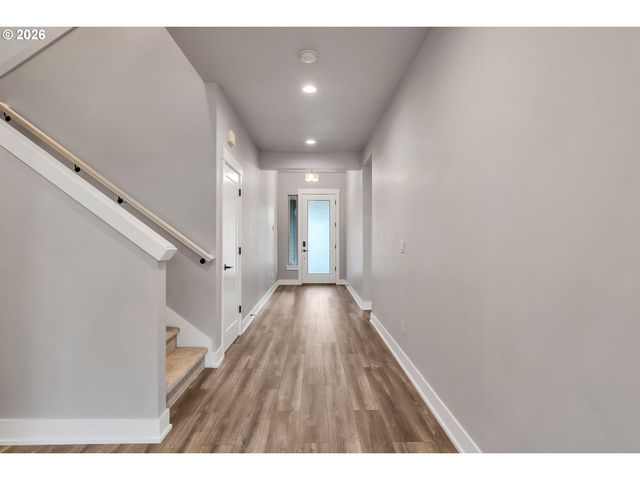 8011 Se REDDINGTON St, Hillsboro, OR 97123