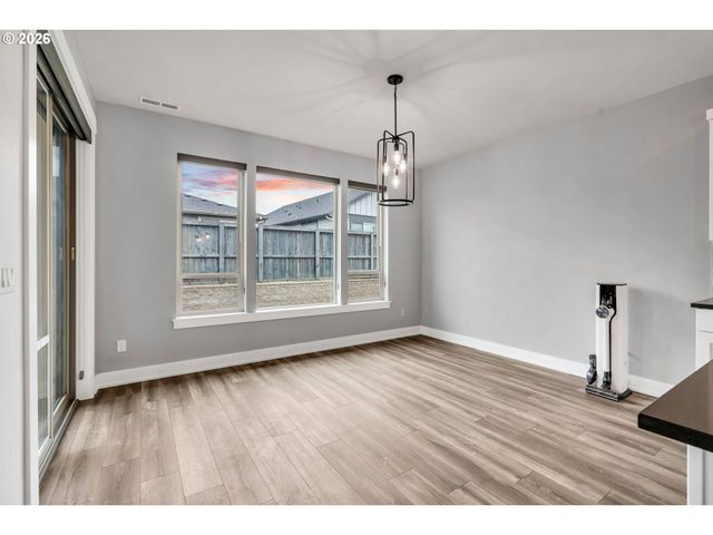 8011 Se REDDINGTON St, Hillsboro, OR 97123