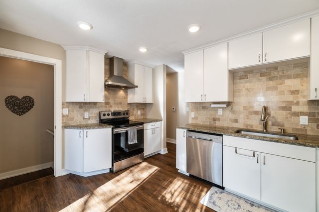 2802 Park Avenue, Des Moines, IA 50321