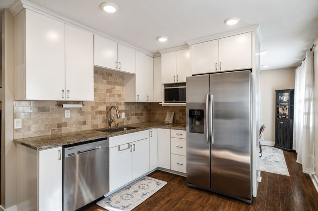 2802 Park Avenue, Des Moines, IA 50321