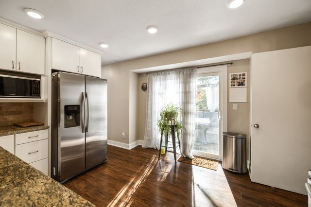 2802 Park Avenue, Des Moines, IA 50321