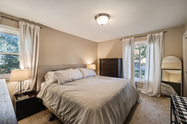 2802 Park Avenue, Des Moines, IA 50321