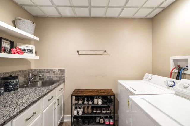 2802 Park Avenue, Des Moines, IA 50321