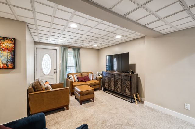 2802 Park Avenue, Des Moines, IA 50321