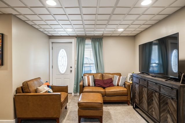 2802 Park Avenue, Des Moines, IA 50321