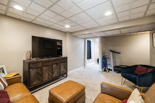 2802 Park Avenue, Des Moines, IA 50321