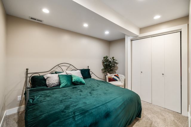 2802 Park Avenue, Des Moines, IA 50321