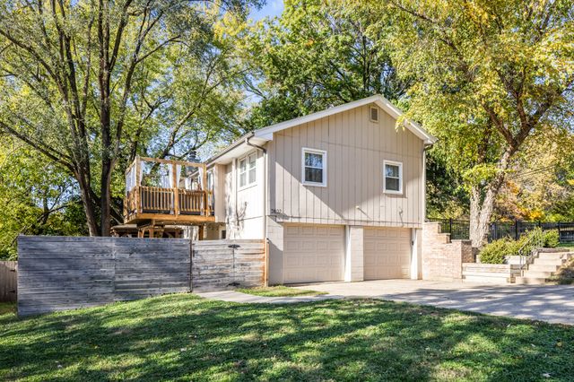 2802 Park Avenue, Des Moines, IA 50321