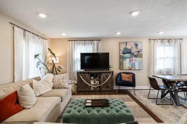 2802 Park Avenue, Des Moines, IA 50321