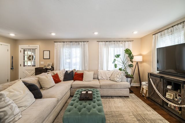 2802 Park Avenue, Des Moines, IA 50321