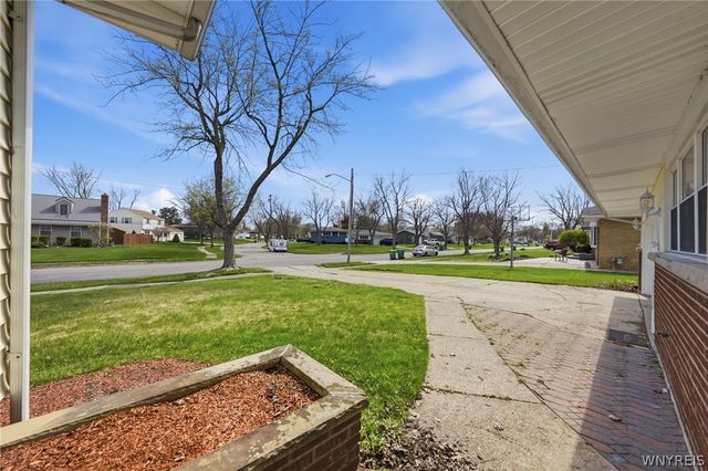 358 Brookwood Drive, Hamburg, NY 14075