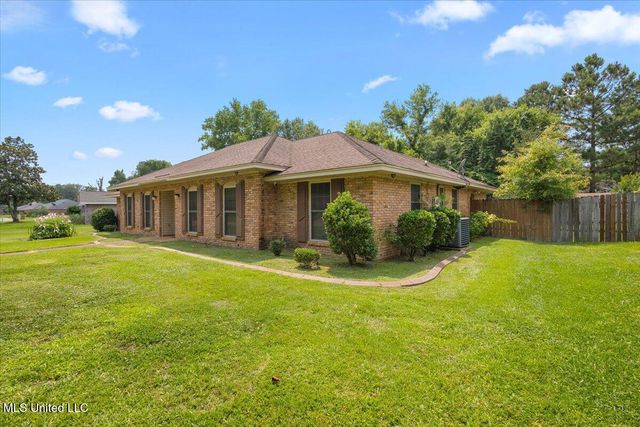 5967 Huntview Drive, Jackson, MS 39206