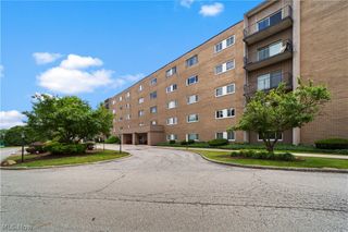 20333 Detroit Road 512B, Rocky River, OH 44116