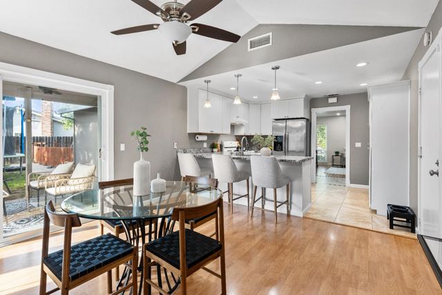 6935 Woodside Dr, Sacramento, CA 95842