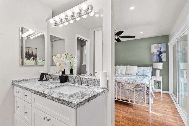 6935 Woodside Dr, Sacramento, CA 95842