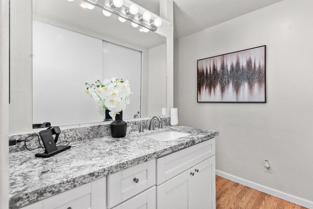 6935 Woodside Dr, Sacramento, CA 95842