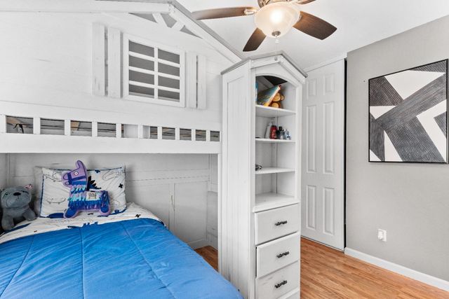 6935 Woodside Dr, Sacramento, CA 95842